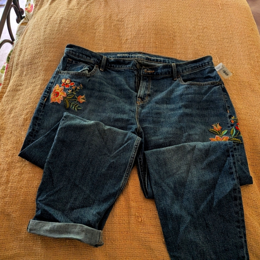 Old Navy NWT embroidered jeans